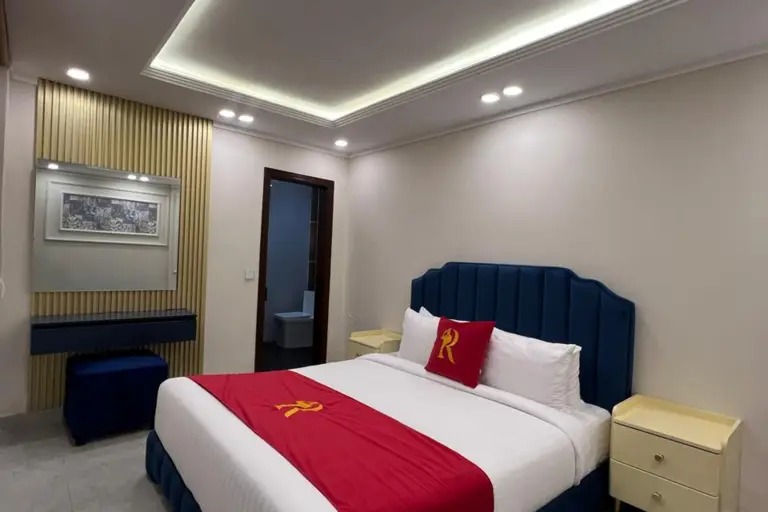 Deluxe Suite 308